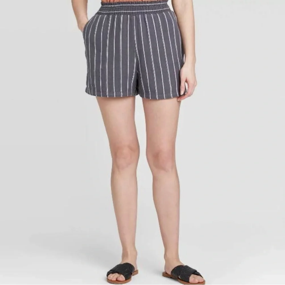 Universal Thread | High Rise Shorts - Picture 1 of 2